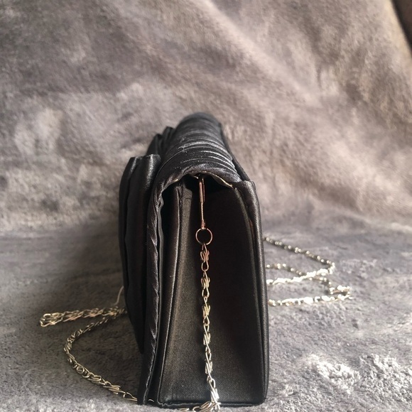 𝅺WHITTALL & Shon Black Rhinestone‎ brooch with a bow clutch or shoulder purse - Picture 9 of 11